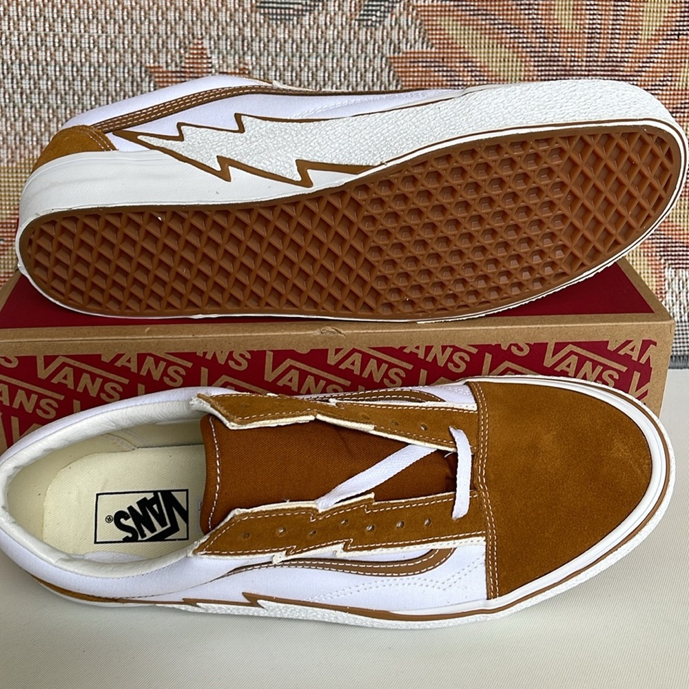 Vans Men’s Old Skool Bolt
Cathay Spice
VN0009Q5KFR sneakers - Picture 12 of 16